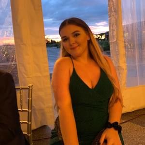 Meet your Posher, Carissa